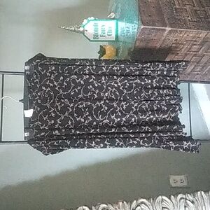 Briggs New York 3x large black skirt with gold branches